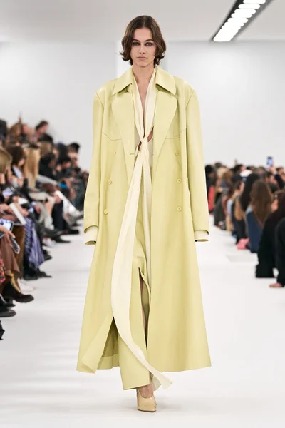 Look 11